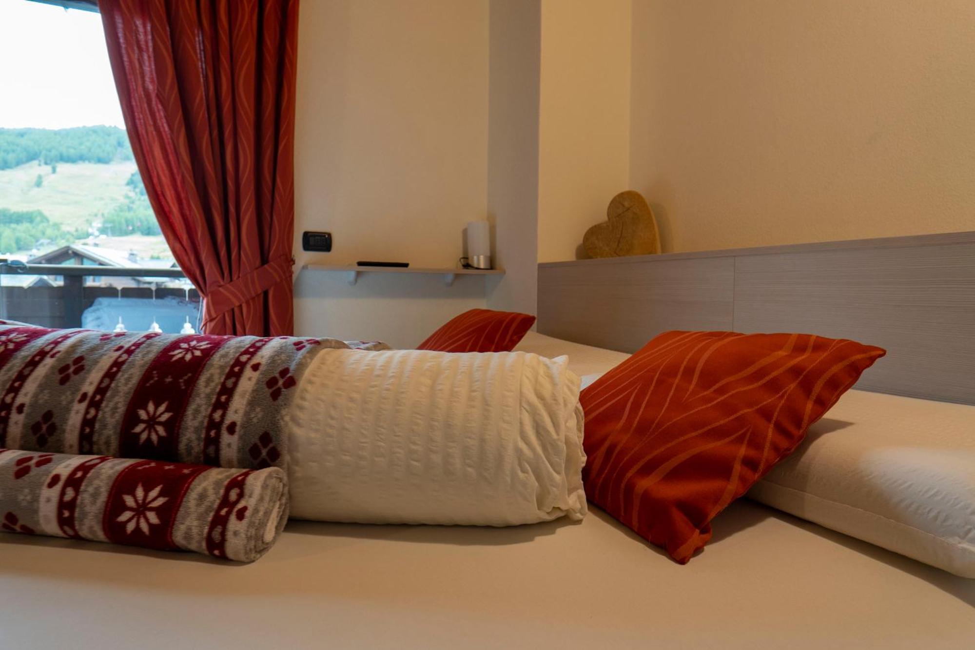 Al Camanel Apartment Livigno Exterior photo