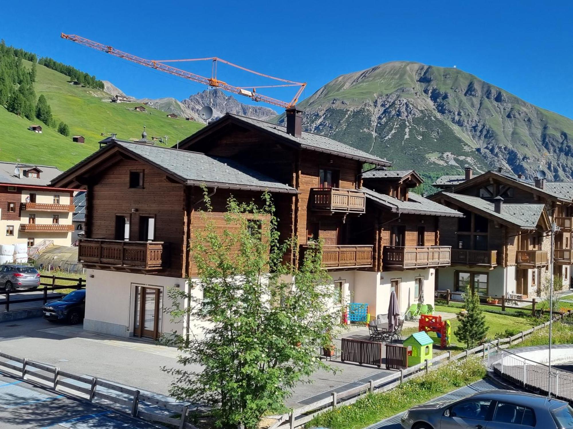 Al Camanel Apartment Livigno Exterior photo